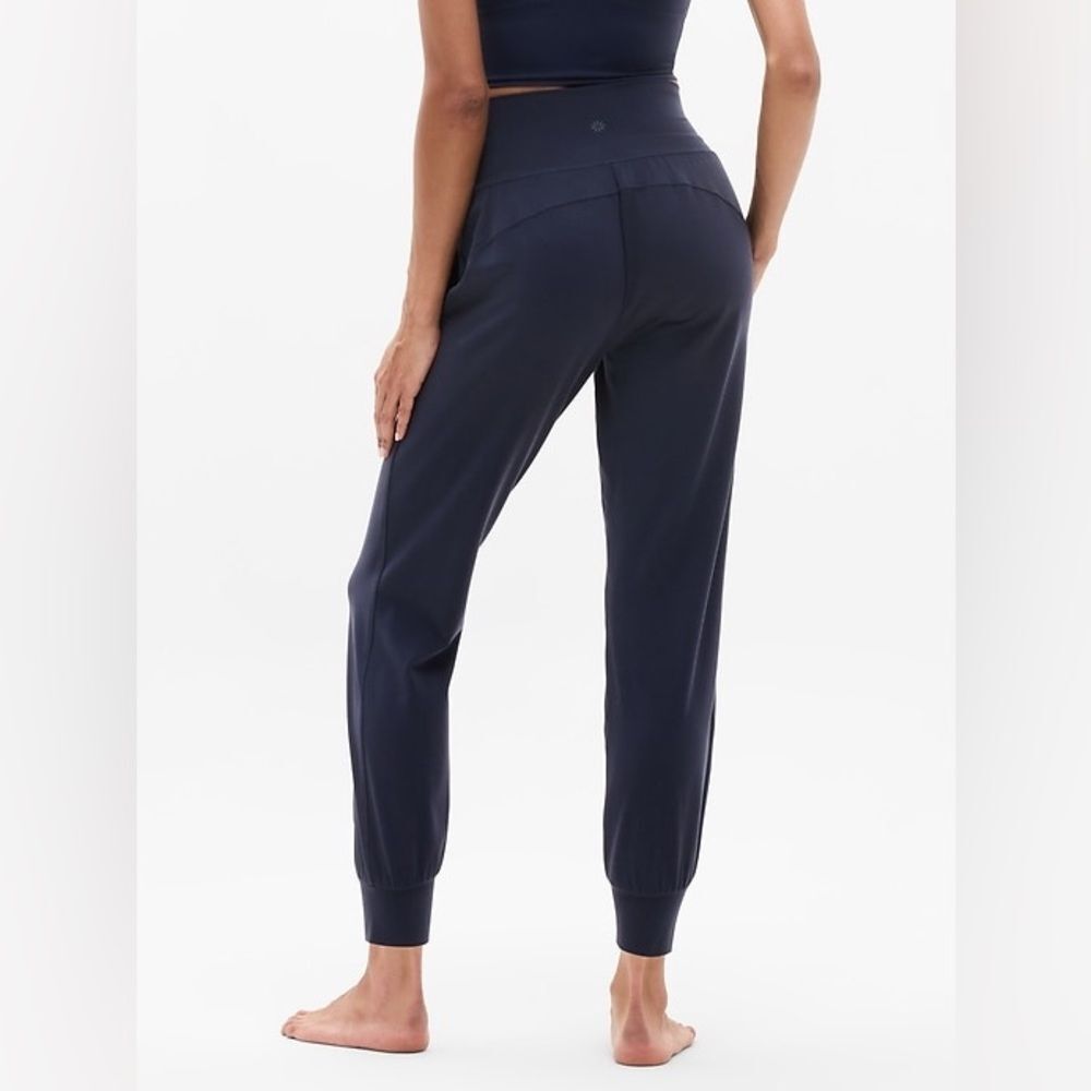 Athleta Salutation Jogger Pants Navy Blue Size Small Travel Activewear Comfort